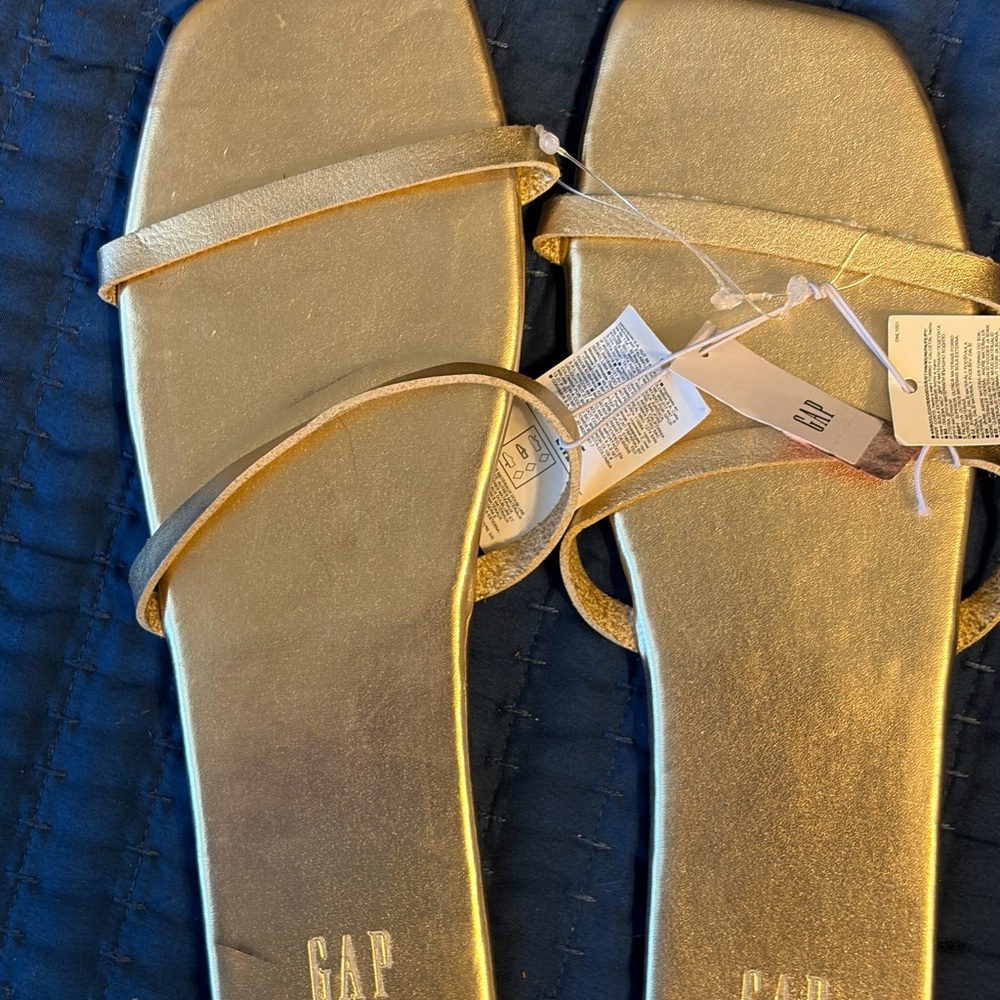 GAP Women's Shimmering Gold Sandals